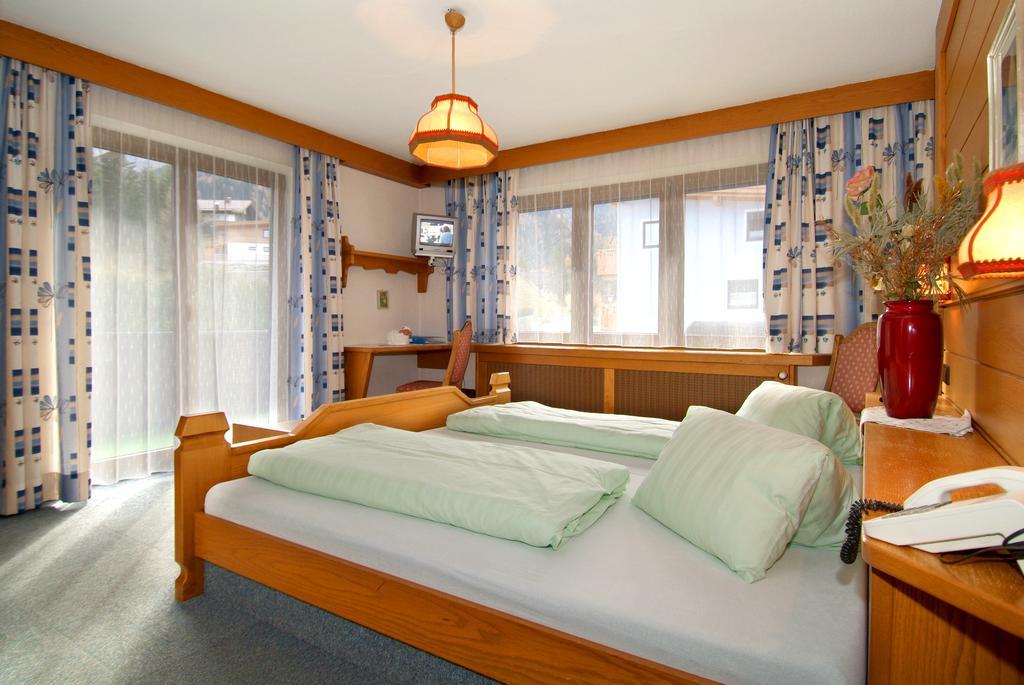 Hotel Alpina Regina Biberwier Habitación foto