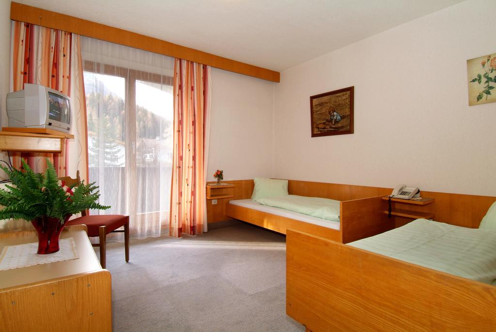 Hotel Alpina Regina Biberwier Habitación foto