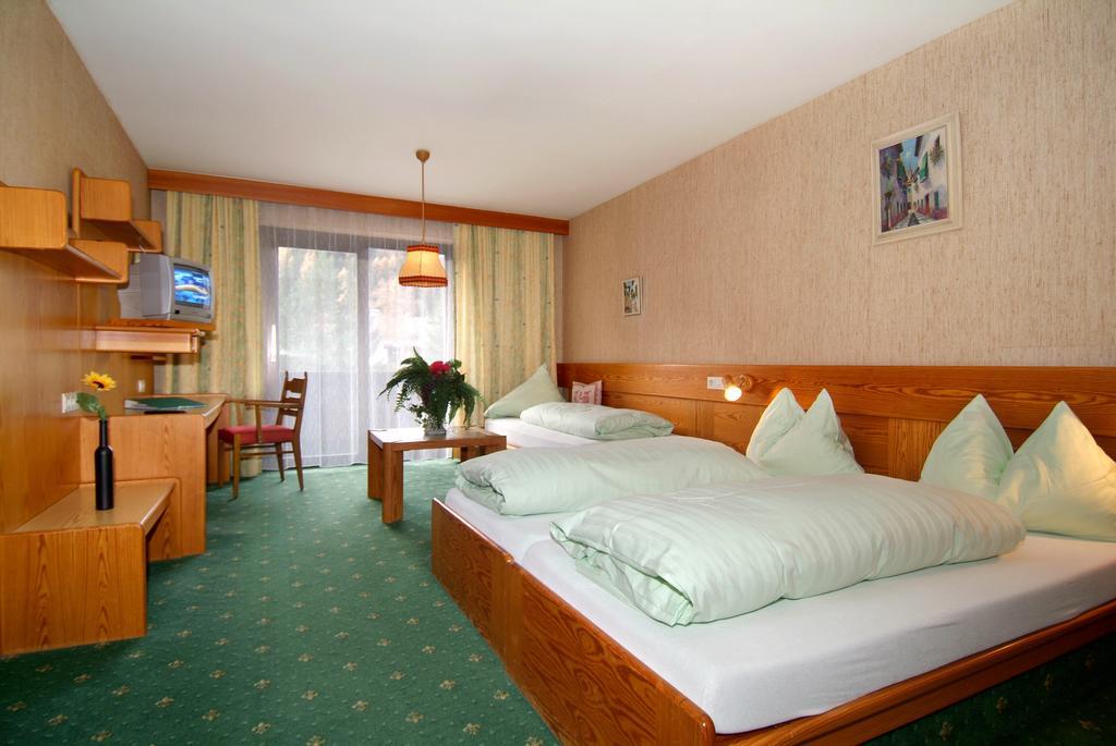 Hotel Alpina Regina Biberwier Habitación foto