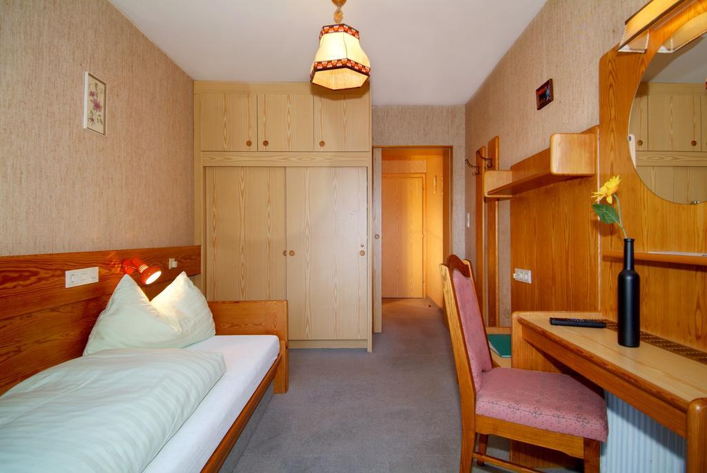 Hotel Alpina Regina Biberwier Habitación foto